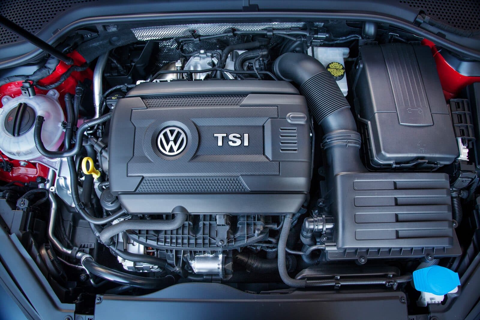 Volkswagen brand new OEM engines — Essen Pro Motors hero background